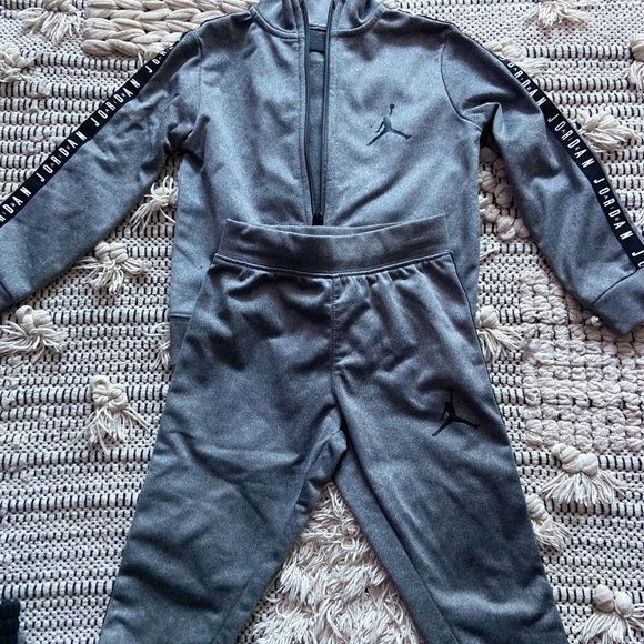 Little boys Jordan jogger suit - Picture 1 of 2